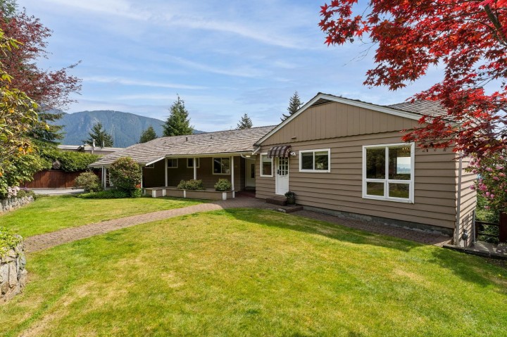 Photo 1 at 606 Hawstead Place, British Properties, West Vancouver