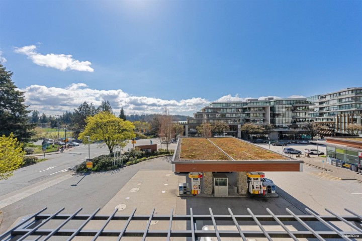 Photo 23 at 453 13th Street, Ambleside, West Vancouver