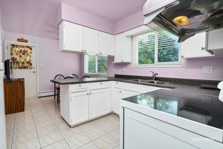 Photo 6 at 6858 Tyne Street, Killarney VE, Vancouver East