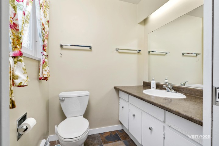 Photo 13 at 6858 Tyne Street, Killarney VE, Vancouver East