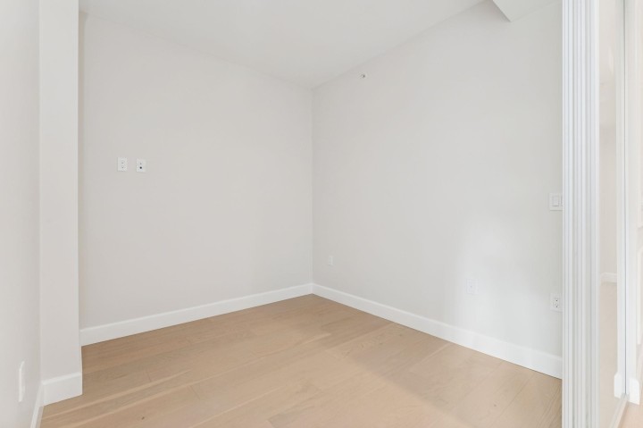 Photo 9 at 304 - 3668 W 10th Avenue, Kitsilano, Vancouver West