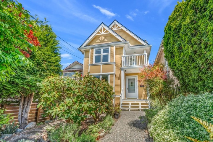 Photo 1 at 517 Atlantic Street, Strathcona, Vancouver East