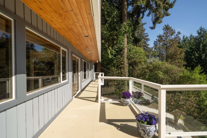 Photo 37 at 3897 Bayridge Avenue, Bayridge, West Vancouver