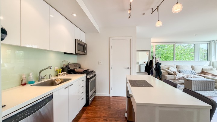 Photo 13 at 390 E 11th Avenue, Mount Pleasant VE, Vancouver East