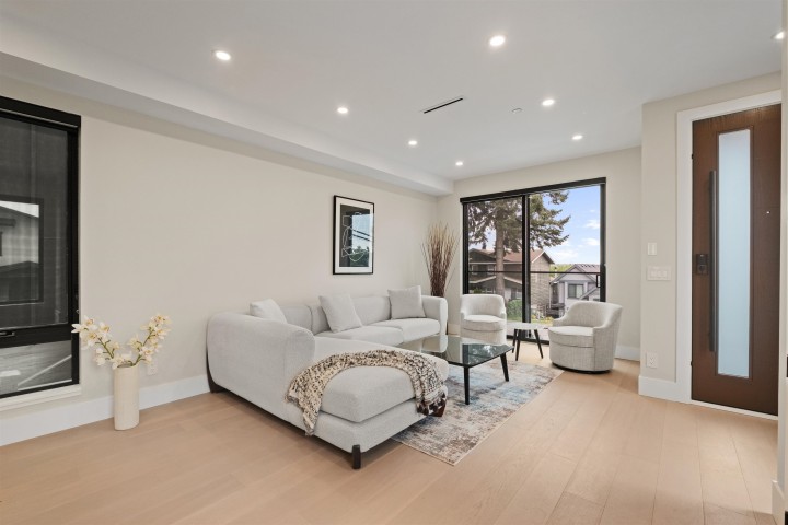 Photo 9 at 502 E 5th Street, Lower Lonsdale, North Vancouver