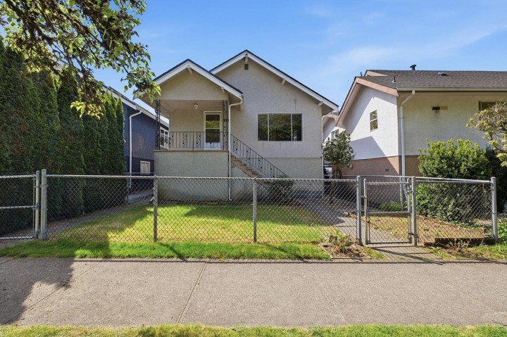 Photo 26 at 1016 E 18th Avenue, Fraser VE, Vancouver East
