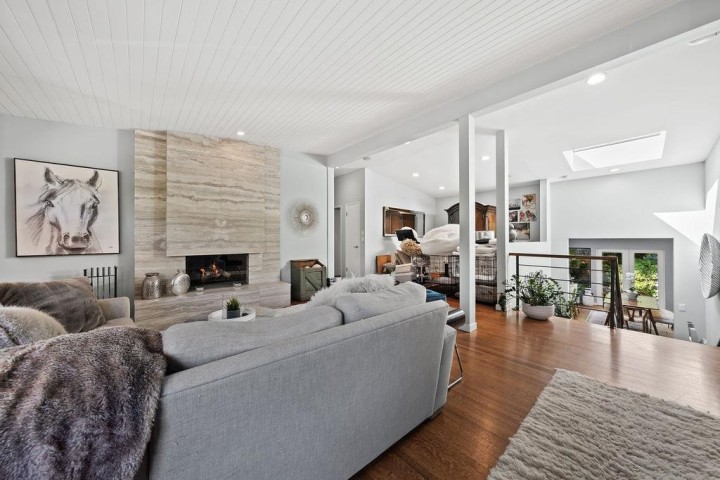 Photo 6 at 1098 Linnae Avenue, Canyon Heights NV, North Vancouver