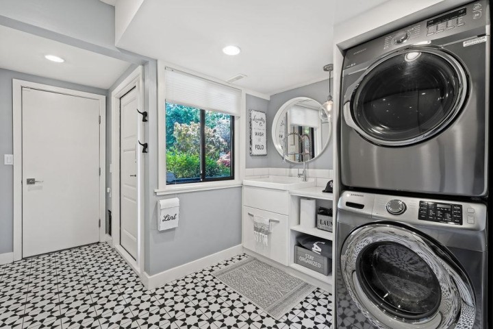 Photo 36 at 1098 Linnae Avenue, Canyon Heights NV, North Vancouver
