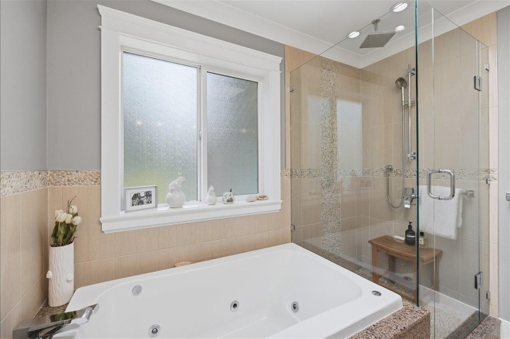 Photo 25 at 1152 Wellington Drive, Lynn Valley, North Vancouver