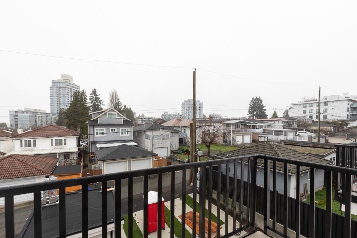 Photo 18 at 203 - 2329 E 34th Avenue, Collingwood VE, Vancouver East