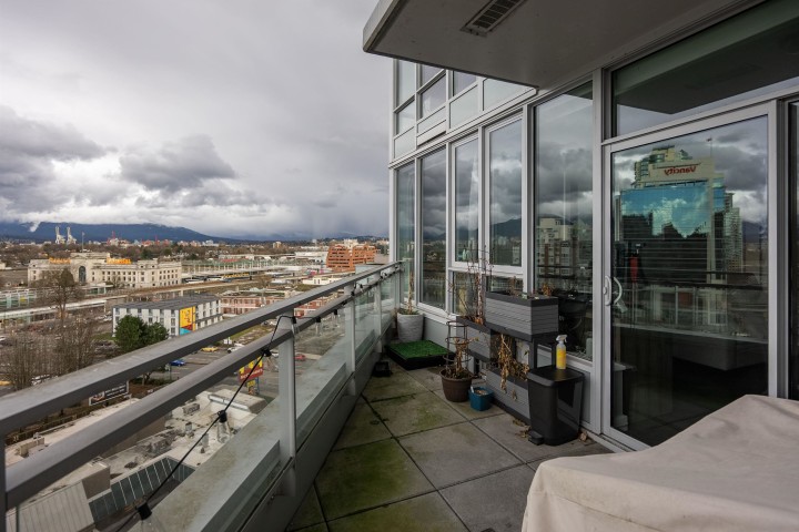 Photo 12 at 1509 - 1618 Quebec Street, Mount Pleasant VE, Vancouver East