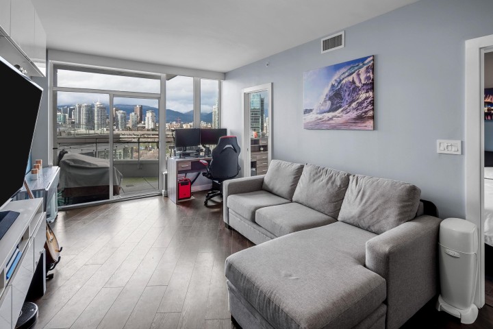 Photo 9 at 1509 - 1618 Quebec Street, Mount Pleasant VE, Vancouver East