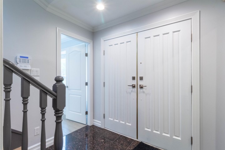 Photo 2 at 392 E 63rd Avenue, South Vancouver, Vancouver East