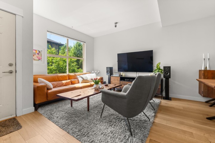 Photo 1 at 3 - 307 E 15th Street, Central Lonsdale, North Vancouver