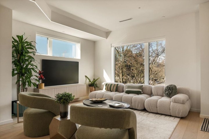 Photo 6 at 692 W 29th Avenue, Cambie, Vancouver West