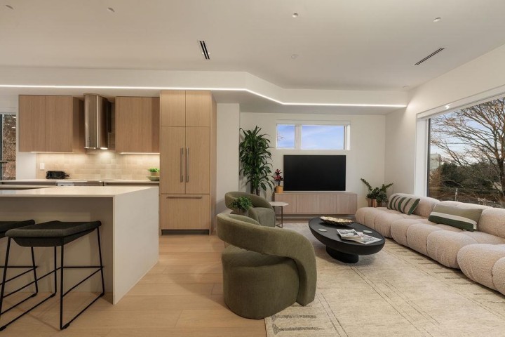 Photo 5 at 692 W 29th Avenue, Cambie, Vancouver West