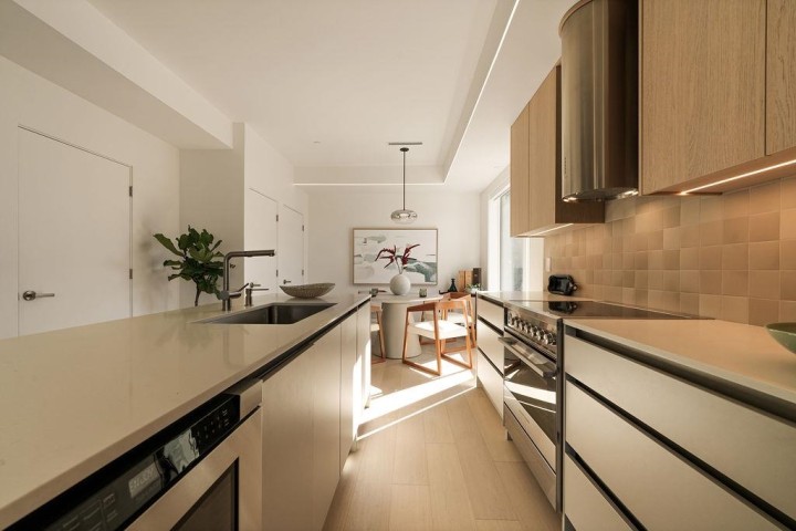 Photo 11 at 692 W 29th Avenue, Cambie, Vancouver West