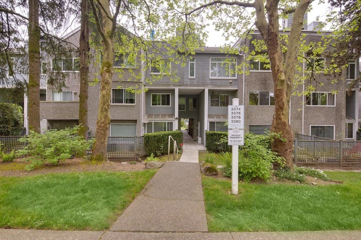 Photo 2 at 3380 Marquette Crescent, Champlain Heights, Vancouver East