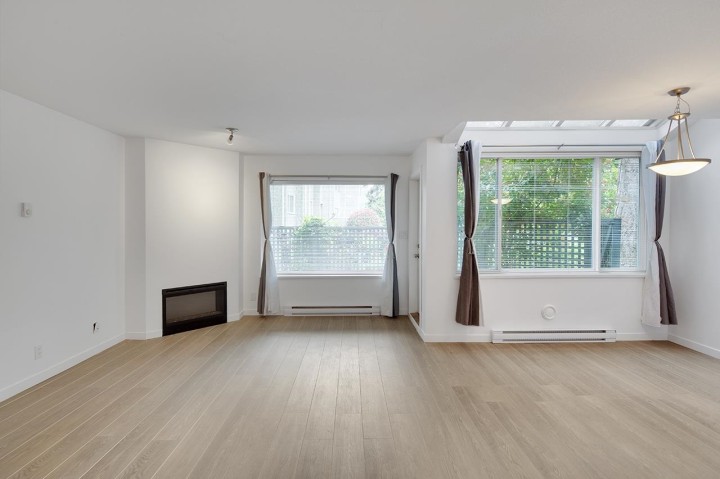Photo 6 at 3380 Marquette Crescent, Champlain Heights, Vancouver East