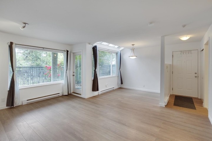 Photo 7 at 3380 Marquette Crescent, Champlain Heights, Vancouver East