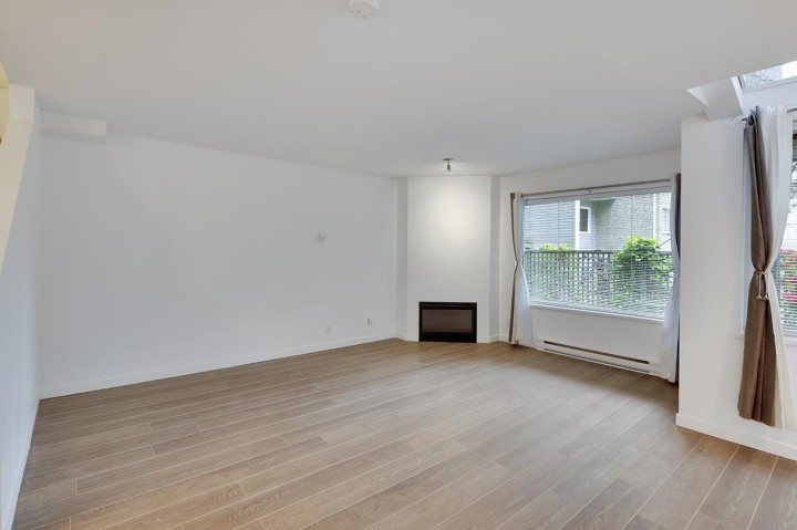 Photo 9 at 3380 Marquette Crescent, Champlain Heights, Vancouver East