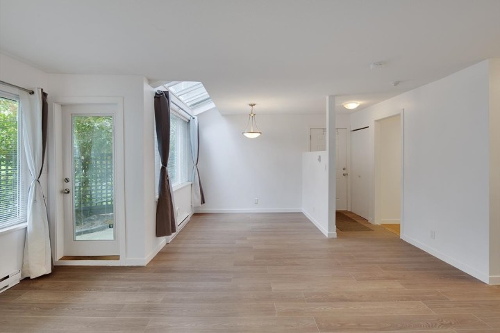 Photo 11 at 3380 Marquette Crescent, Champlain Heights, Vancouver East