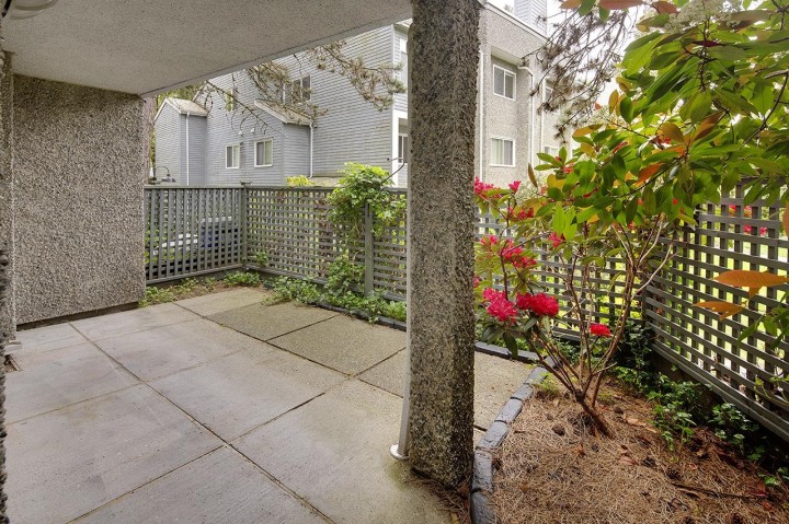 Photo 4 at 3380 Marquette Crescent, Champlain Heights, Vancouver East