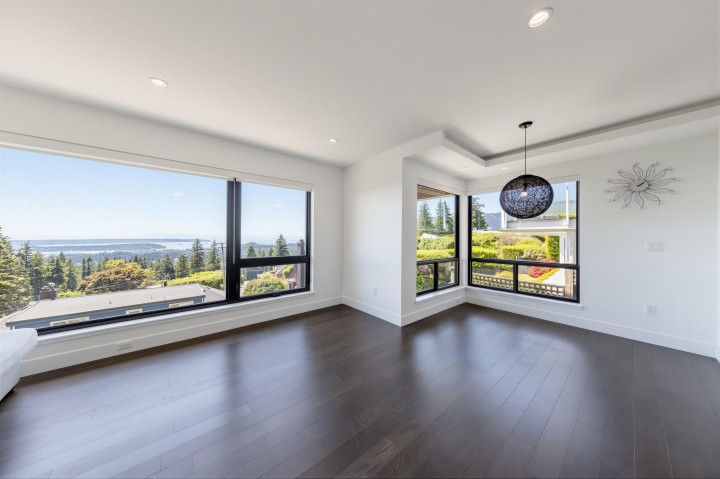 Photo 6 at 383 Newdale Court, Upper Delbrook, North Vancouver