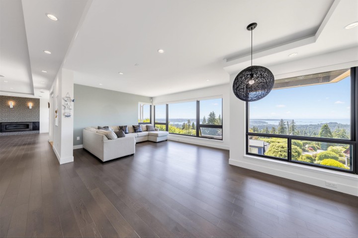 Photo 8 at 383 Newdale Court, Upper Delbrook, North Vancouver
