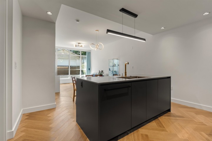 Photo 7 at 107 - 458 W 63rd Avenue, Marpole, Vancouver West