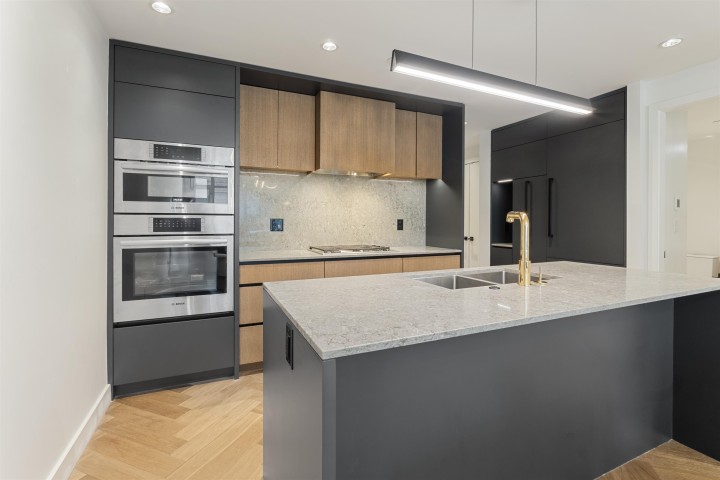Photo 3 at 107 - 458 W 63rd Avenue, Marpole, Vancouver West