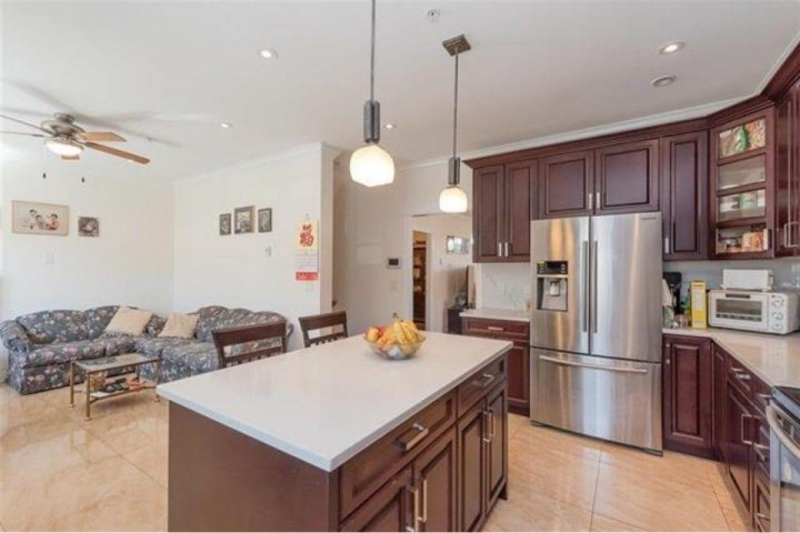 Photo 8 at 2208 E 41st Avenue, Killarney VE, Vancouver East