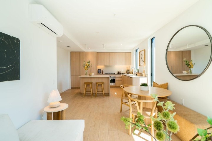 Photo 9 at 222 - 2820 Nanaimo Street, Renfrew Heights, Vancouver East