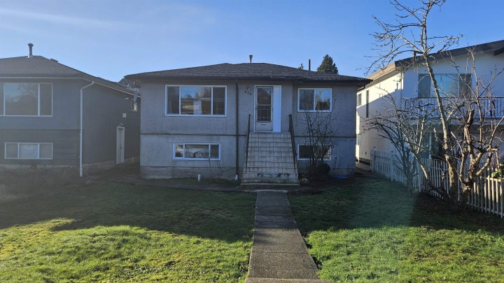 Photo 2 at 543 Rupert Street, Renfrew VE, Vancouver East
