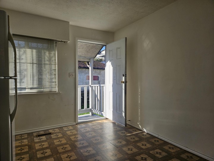 Photo 10 at 543 Rupert Street, Renfrew VE, Vancouver East