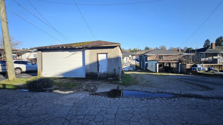 Photo 19 at 543 Rupert Street, Renfrew VE, Vancouver East