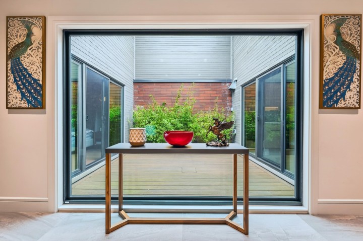 Photo 2 at 423 Greensboro Place, South Cambie, Vancouver West