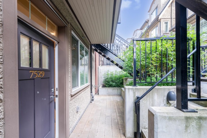 Photo 6 at 7529 Yukon Street, Marpole, Vancouver West
