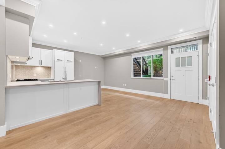 Photo 13 at 7529 Yukon Street, Marpole, Vancouver West