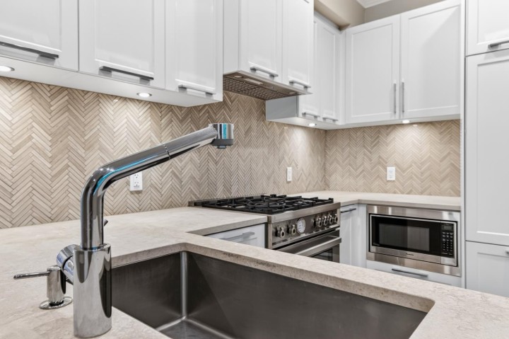 Photo 10 at 7529 Yukon Street, Marpole, Vancouver West
