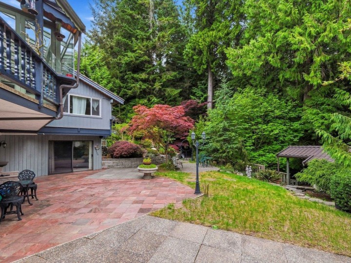 Photo 6 at 4786 Armour Court, Lynn Valley, North Vancouver