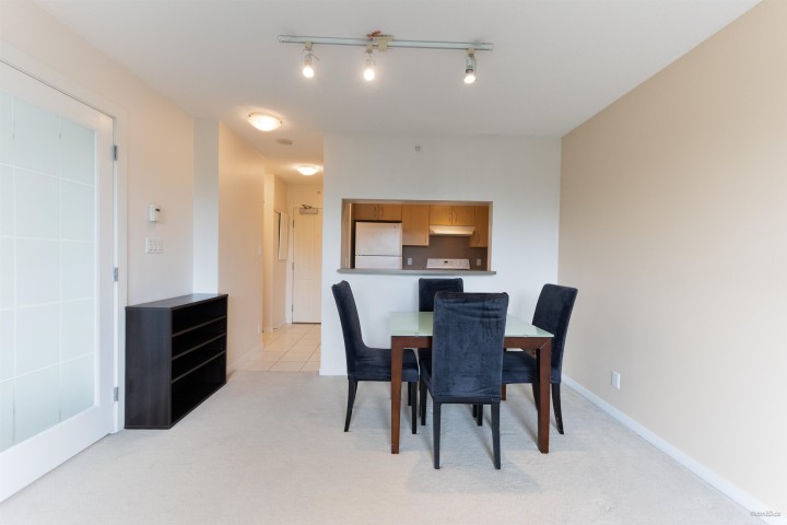 Photo 6 at 312 - 3663 Crowley Drive, Collingwood VE, Vancouver East