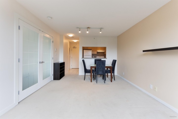 Photo 7 at 312 - 3663 Crowley Drive, Collingwood VE, Vancouver East