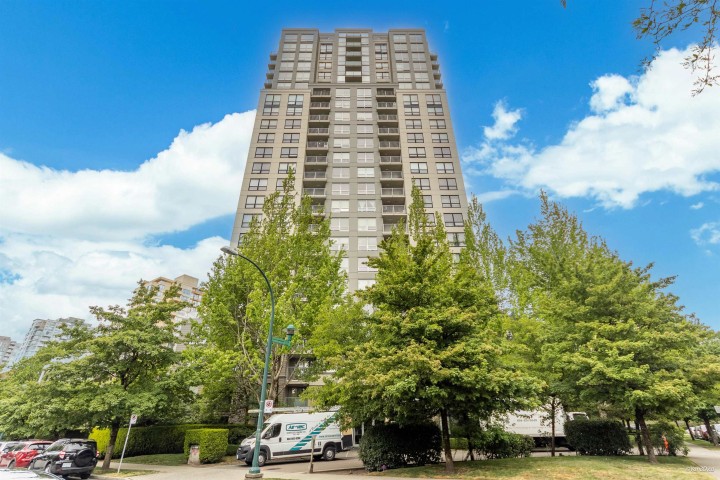 Photo 1 at 312 - 3663 Crowley Drive, Collingwood VE, Vancouver East