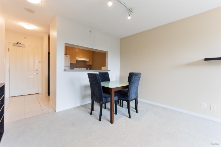 Photo 5 at 312 - 3663 Crowley Drive, Collingwood VE, Vancouver East