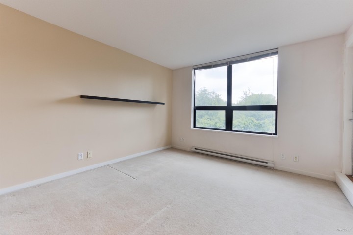 Photo 11 at 312 - 3663 Crowley Drive, Collingwood VE, Vancouver East