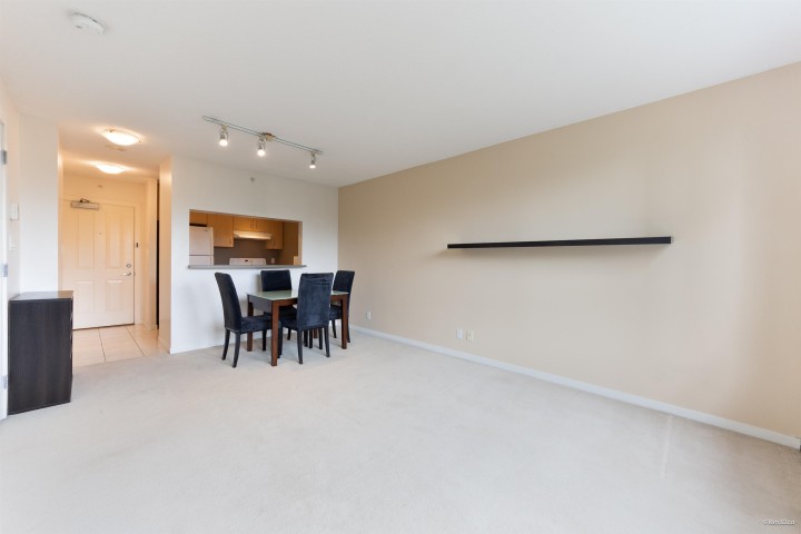 Photo 8 at 312 - 3663 Crowley Drive, Collingwood VE, Vancouver East