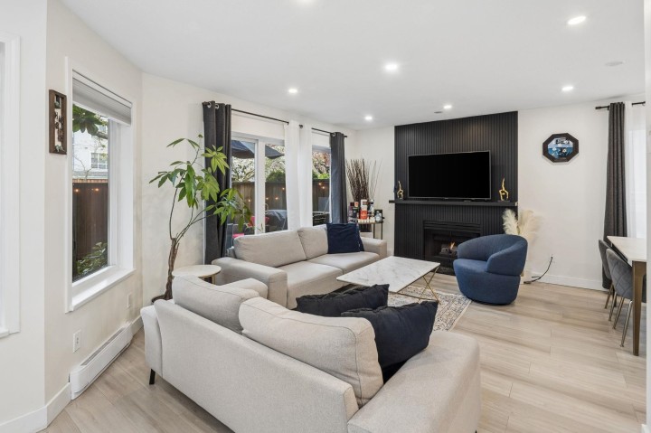 Photo 6 at 7 - 848 W 16th Street, Mosquito Creek, North Vancouver