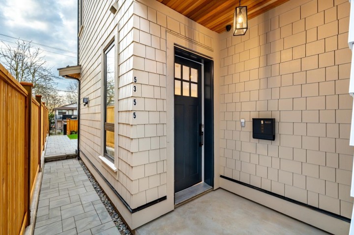 Photo 2 at 2 - 5355 Inverness Street, Knight, Vancouver East