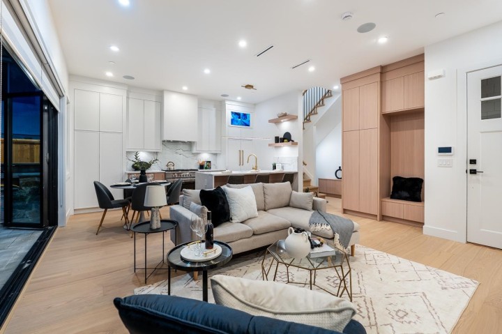 Photo 13 at 2 - 5355 Inverness Street, Knight, Vancouver East